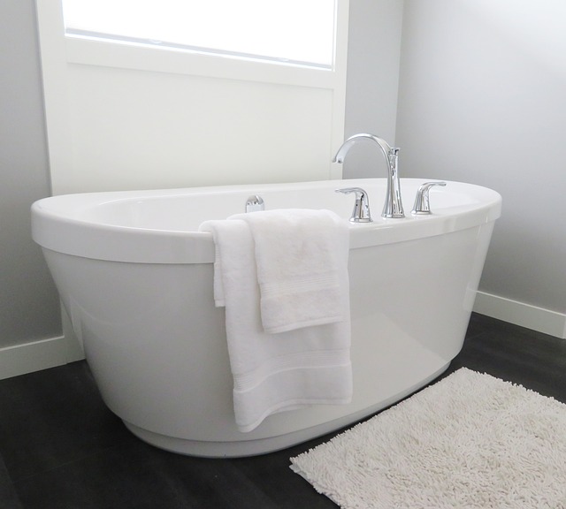 Fra besværligt bruseforhæng til stilfuldt brusehjørne - en guide til opgradering af dit badeværelse