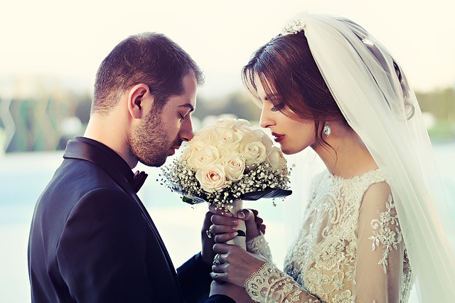 Fyrfadslys til bryllupper: Sådan kan du skabe den perfekte atmosfære